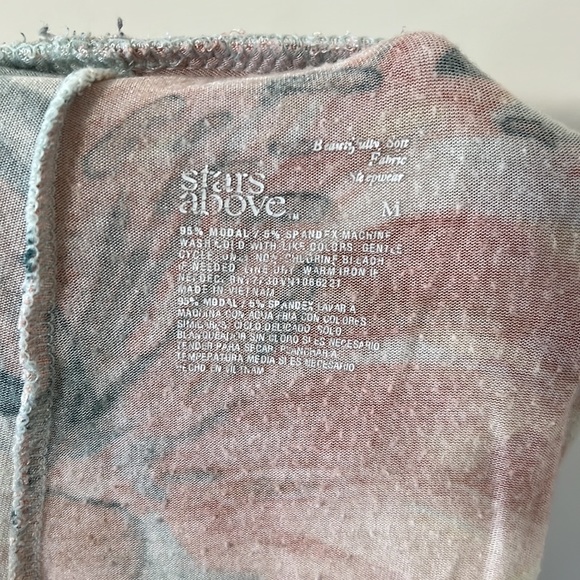 Stars Above Beautifully Soft Floral Pajama Shorts Size Medium - Picture 5 of 5